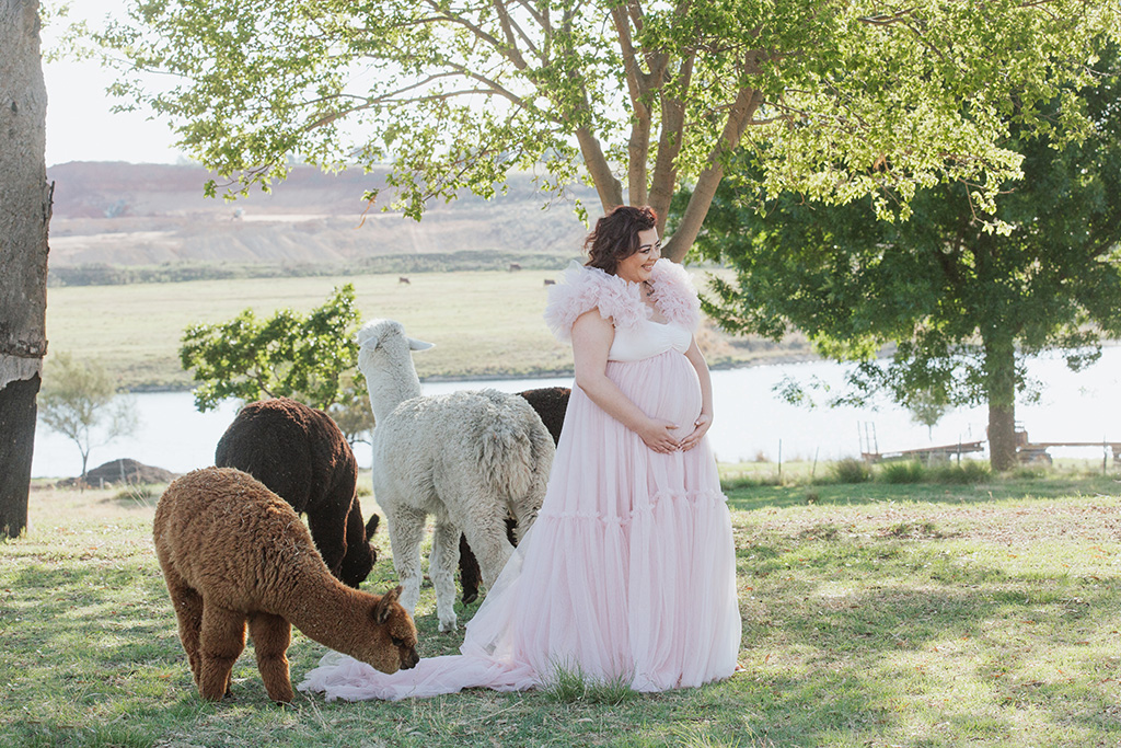 Lewis family farm maternity photoshoot 81